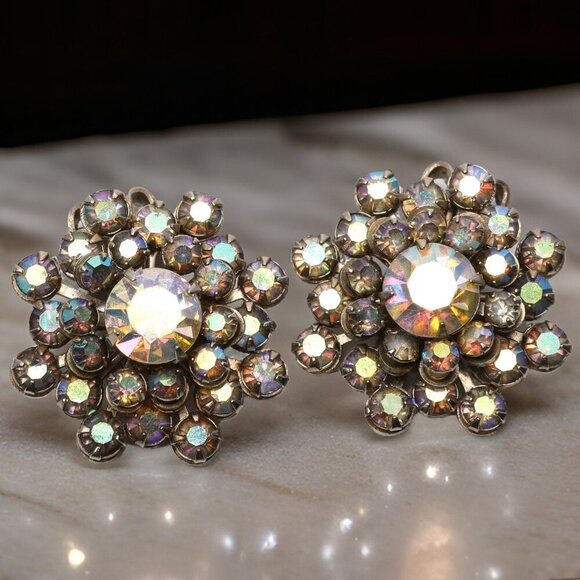 Vintage WEISS Iridescent Aurora Borealis Rhinestone Cluster Clip Earrings MCM - Picture 1 of 11